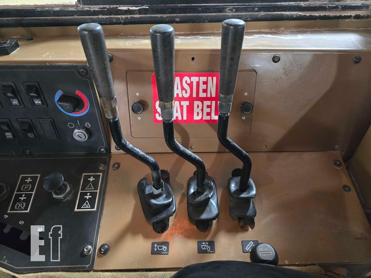 2006-caterpillar-615c-image-14