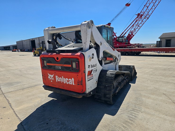2020-bobcat-t770-image-10