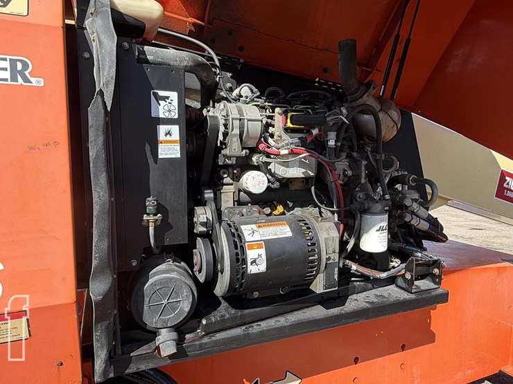 2014-jlg-600s-image-23