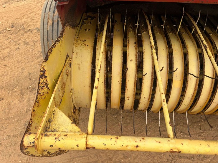 new-holland-326-image-15