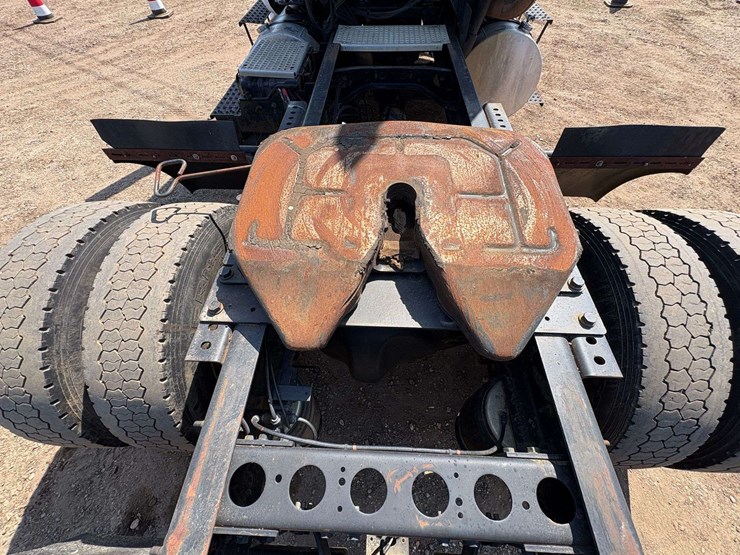 2010-international-8600-image-27