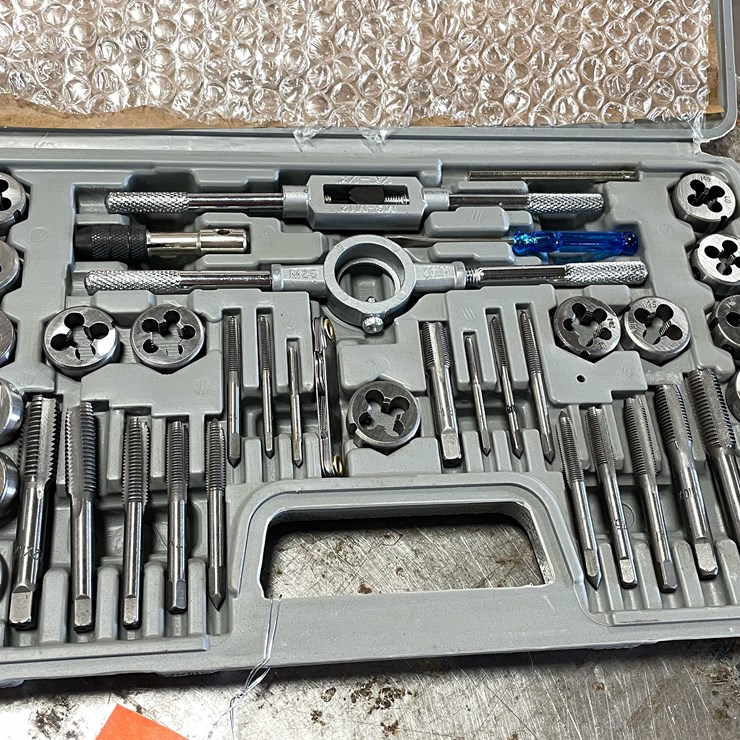 #2461 • New 40 Pieces Tap and Die Set (CW)