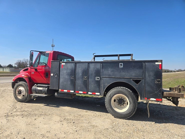 2007-international-durastar-4300-image-10