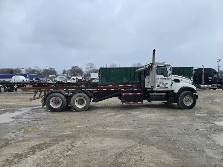 #22590-•-2007-mack-cv713-granite-roll-off-truck-image-15