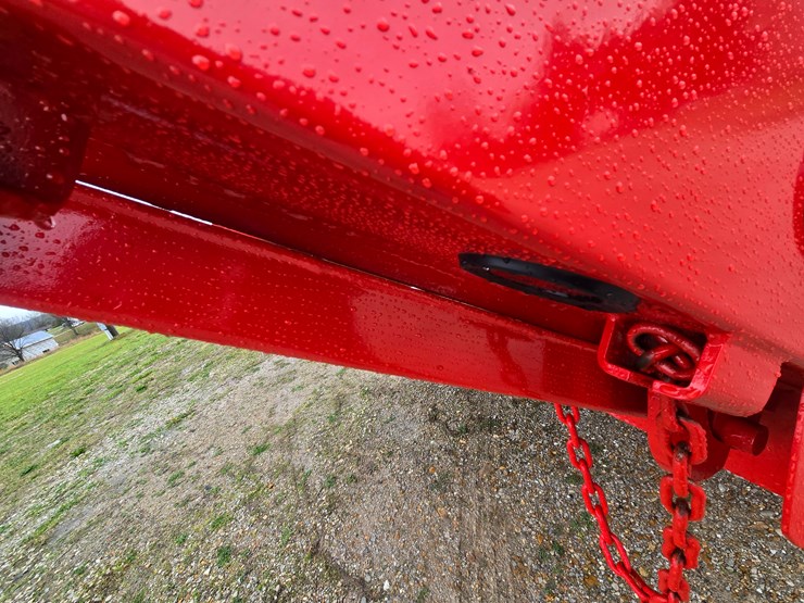 2012-freightliner-m2-106-image-58