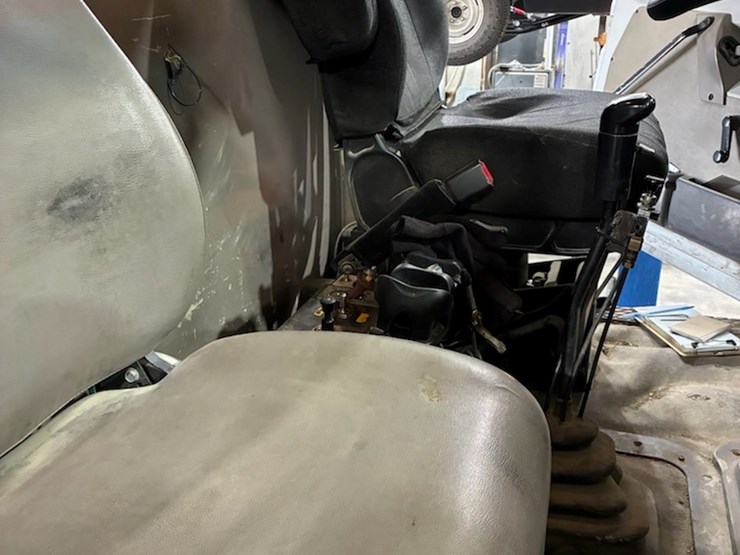 2001-sterling-l9500-image-76