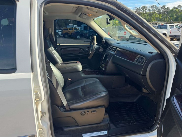 2007-gmc-sierra-1500-denali-image-15