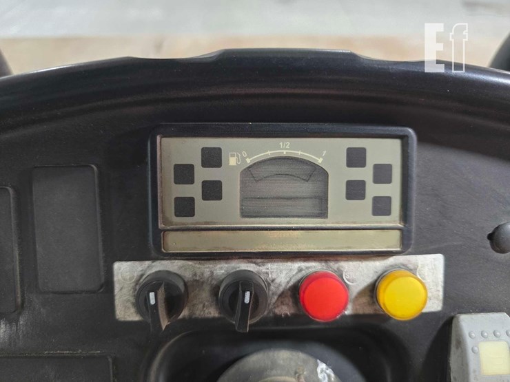 2012-dynapac-ca250d-image-15