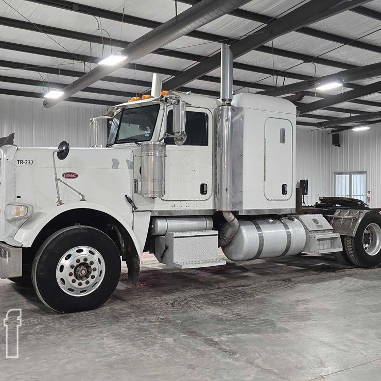2008 PETERBILT 388