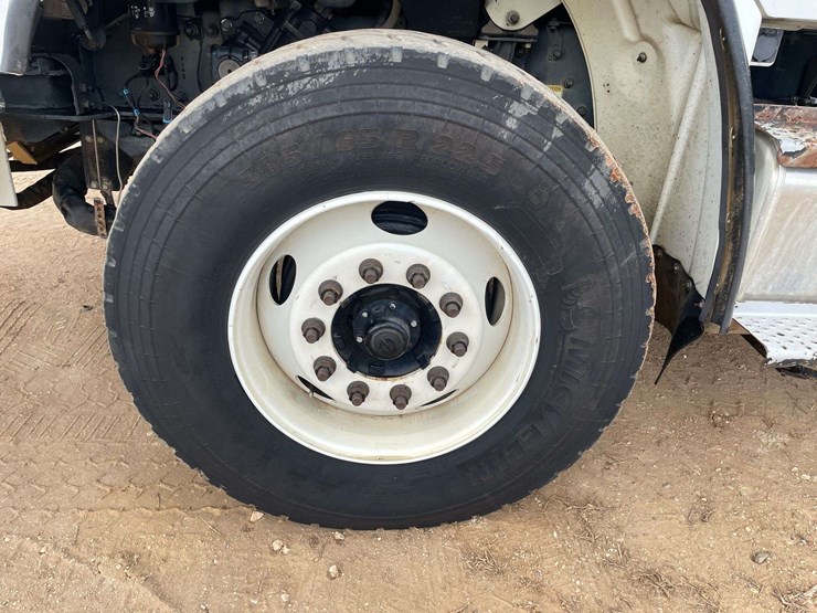 2017-freightliner-mt45-image-20