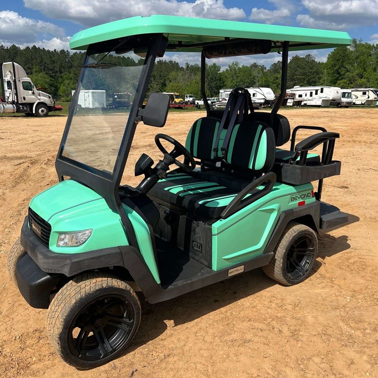 2023 Bintelli 48 volt Electric 4-Seater Golf Cart W/ On-Board Charger (3.1 Miles Showing)