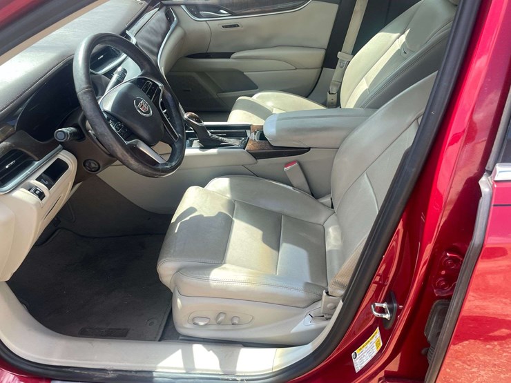 2015-cadillac-xts-4-door-sedan-(144,760-miles)-image-10