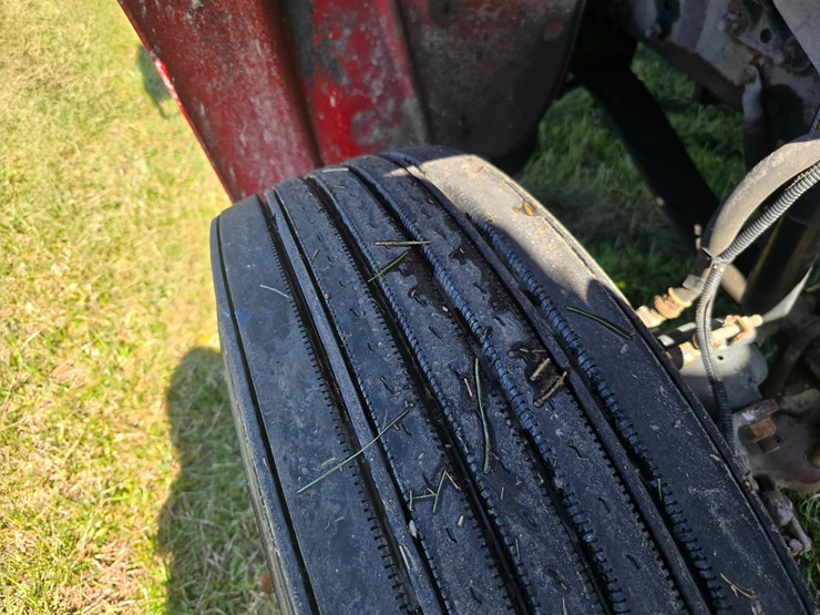 2005-freightliner-m2-106-image-31