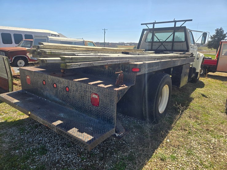 1997-ford-f700-image-11