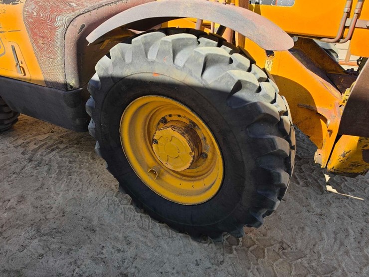 2007-jcb-535-image-10