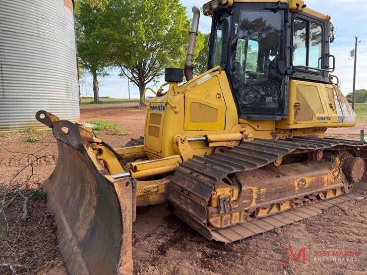 2010-komatsu-d51px-22-image-4