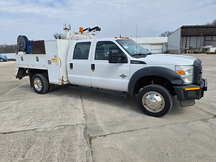 2013-ford-f550-image-14