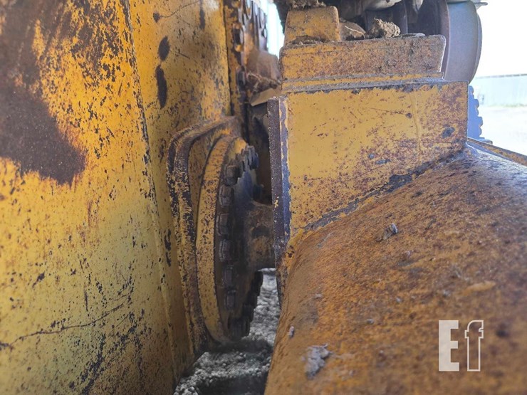 2008-deere-750j-image-28