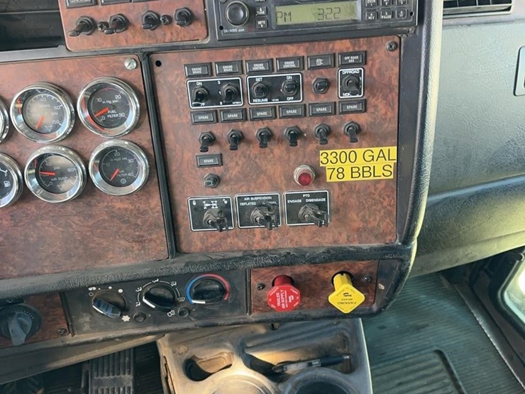 2005-kenworth-t800-image-48