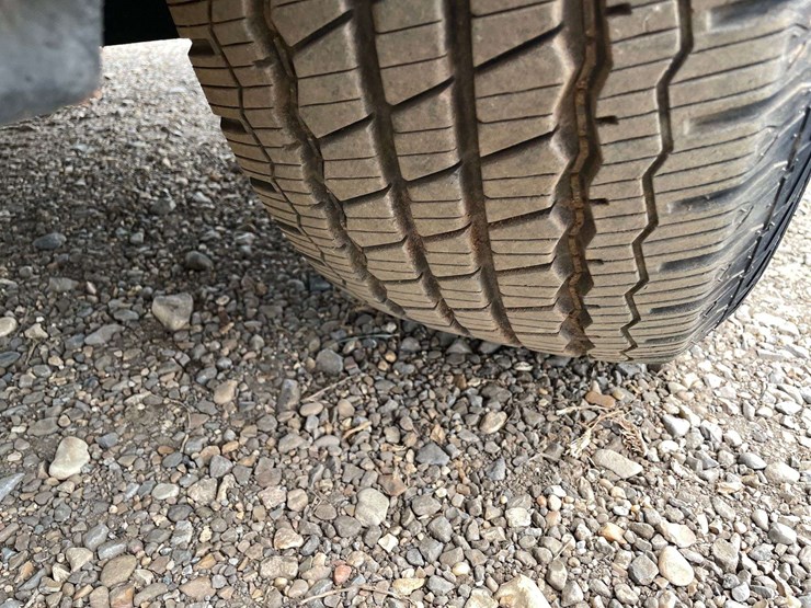 2011-nissan-frontier-sv-image-22