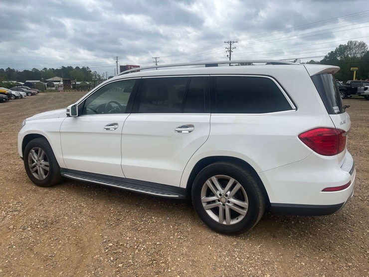 2014-mercedes-benz-gl450-image-2