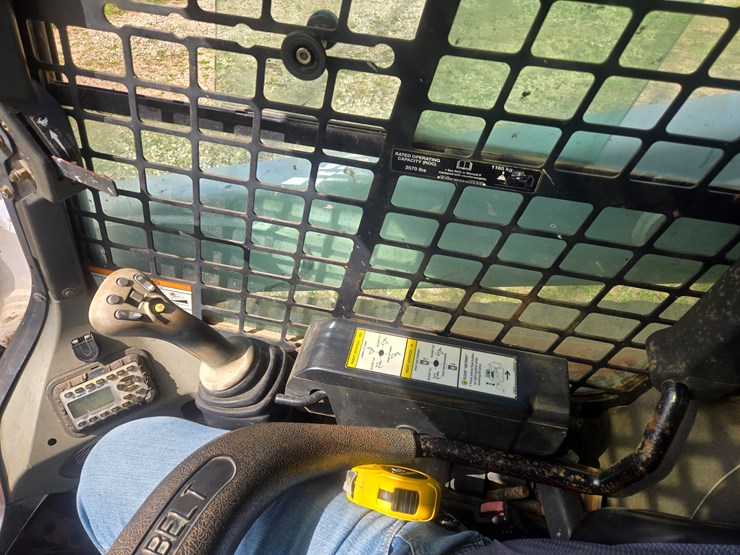 2010-bobcat-t650-image-31