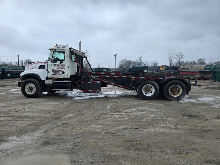 #22591-•-2007-mack-cv713-granite-roll-off-truck-image-4