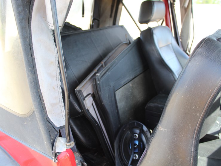 1993-jeep-wrangler-image-14
