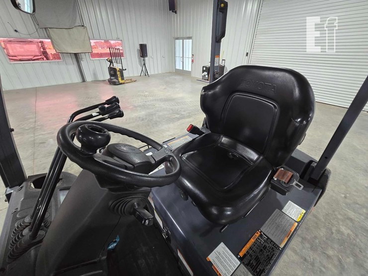 toyota-8fbc18u-image-11