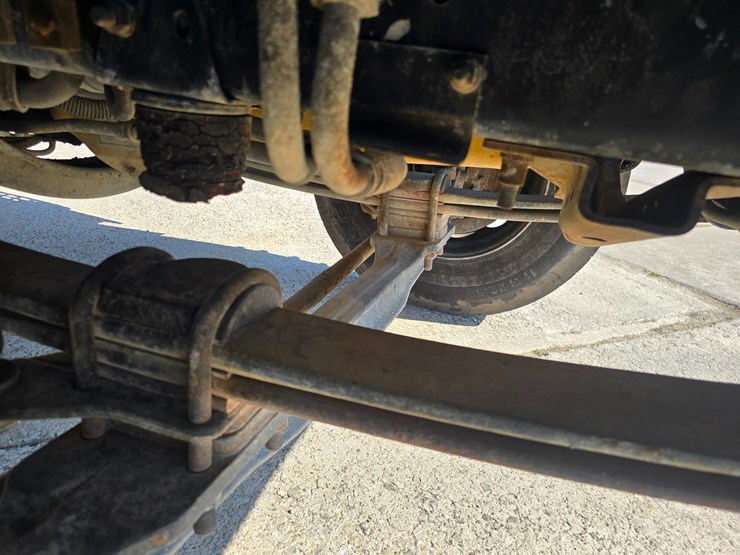 #22520-•-2002-gmc-c7500-dump-truck-image-38