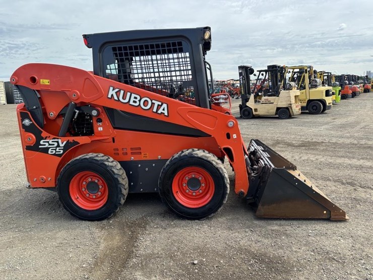 2018-kubota-ssv65-image-7