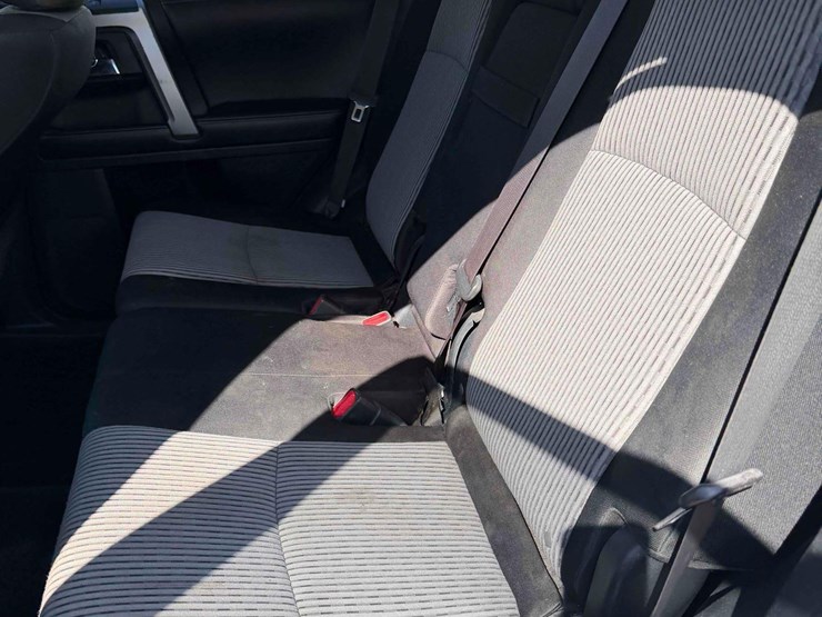 2015-toyota-4-runner-image-9