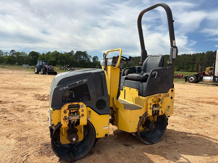 2013-bomag-bw900-50-image-1