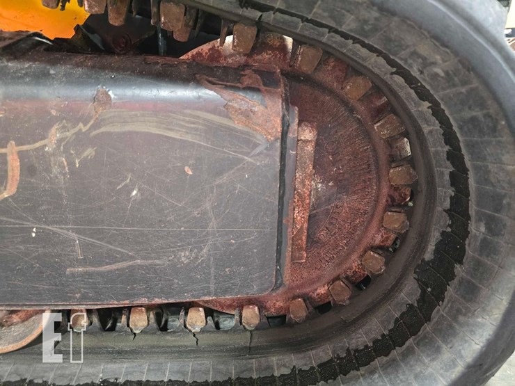 2021-jcb-3ts-8t-image-27