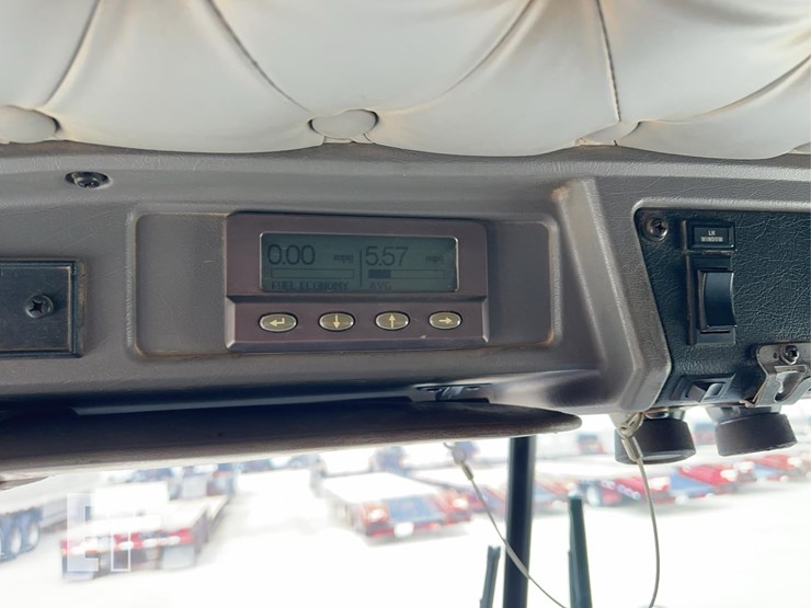 2005-kenworth-t800-image-66