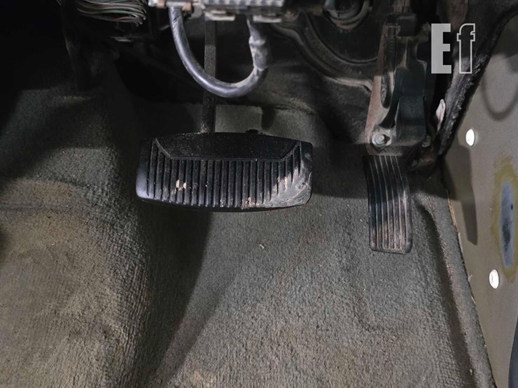 2011-ford-e350-xlt-image-11