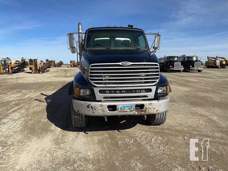 2005-sterling-lt9500-image-8