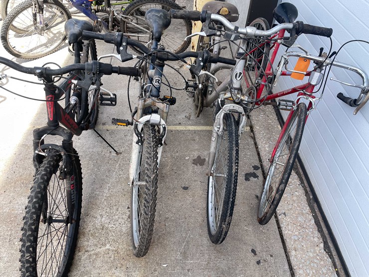 #7074-•-(4)-bikes-(o4)-image-1