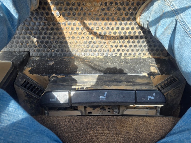 2001-caterpillar-953c-image-66