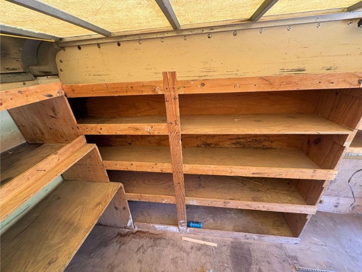 2011-ford-e350-image-23