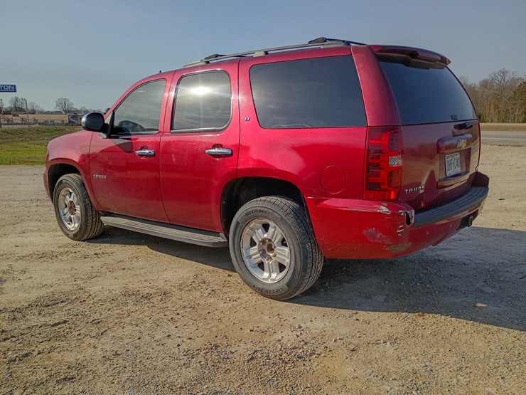 2010-chevrolet-tahoe-image-4