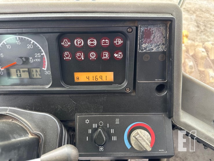 2015-caterpillar-815f-2-image-20