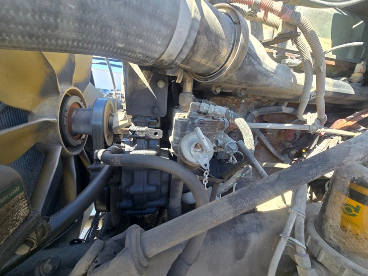 2006-freightliner-columbia-120-image-31