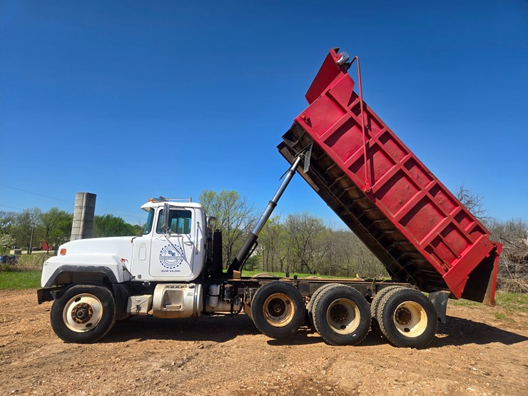 1998-mack-rd688s-image-28