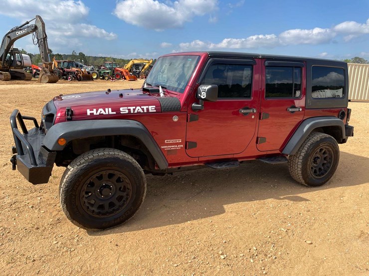 2013-jeep-wrangler-sport-image-1