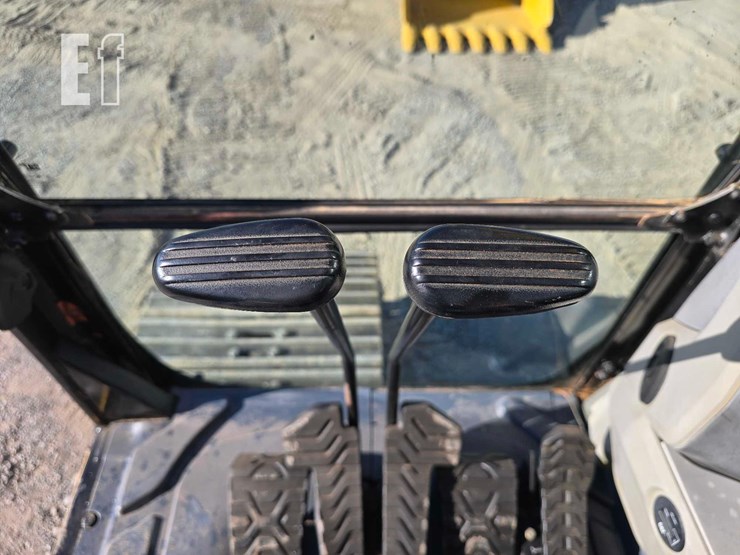 2017-caterpillar-326fl-image-14