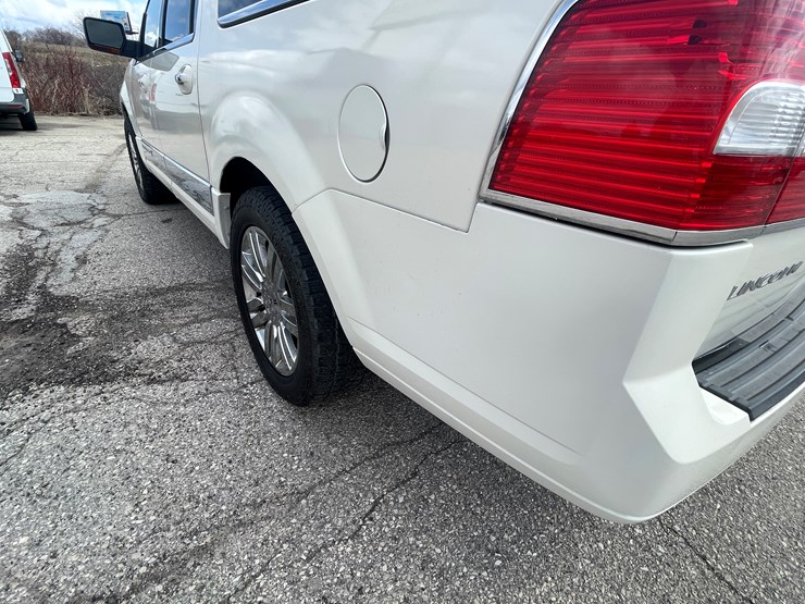 2008-lincoln-navigator-image-16