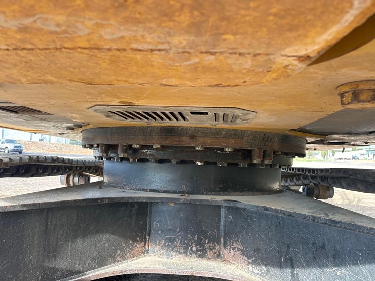 2019-deere-345g-lc-image-30