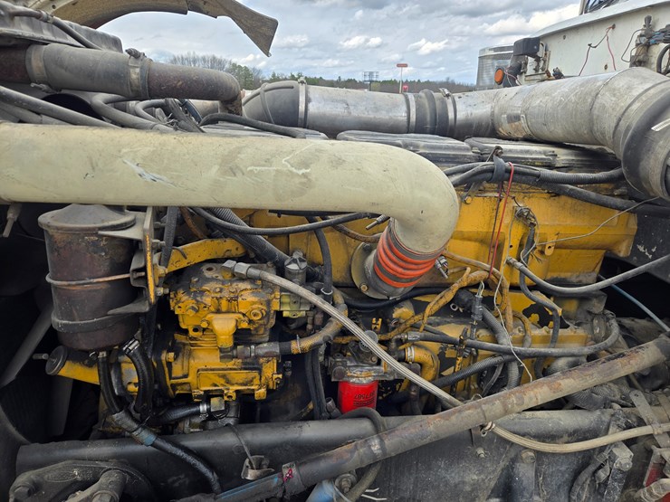 2000-peterbilt-379-image-31