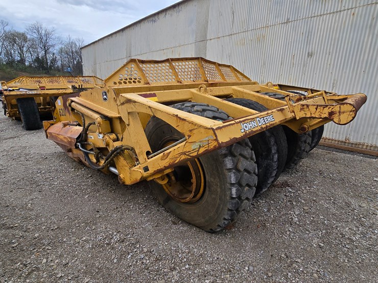 2006-deere-1812c-image-5